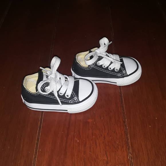 Size 2 infant boys Converse shoes - Picture 7 of 13